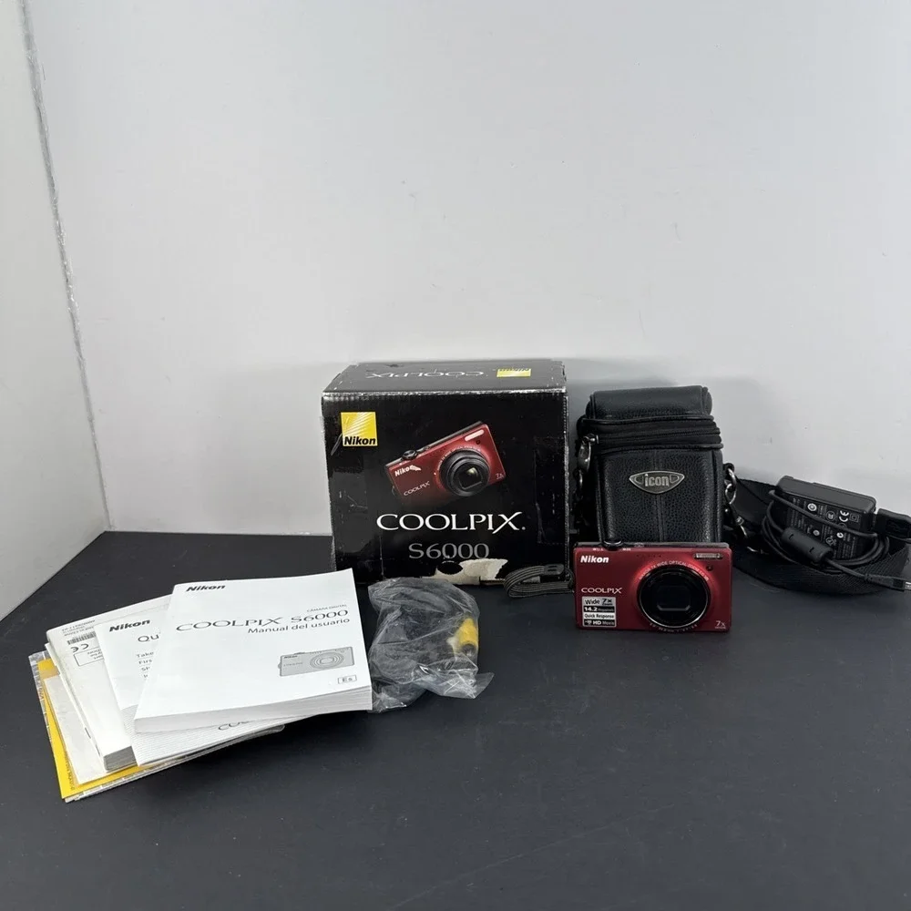 Nikon COOLPIX S6000 14.2MP Compact Camera READ For Parts / Fix